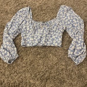 target wild fable blue/ white flower print long sleeve crop top